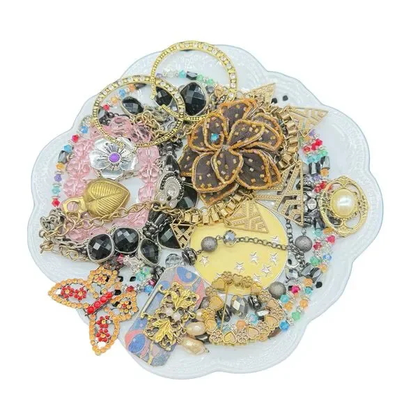 Broken Rhinestone Jewelry Lot Craft Rhinestones Repair Lot Fun Mixed Jewelry Lot - Picture 3 of 3